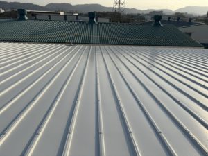 屋根塗装「秦野市の工場での遮熱塗装の重要性とその技術の進化」