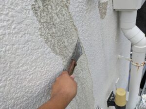 外壁の塗膜めくれ補修