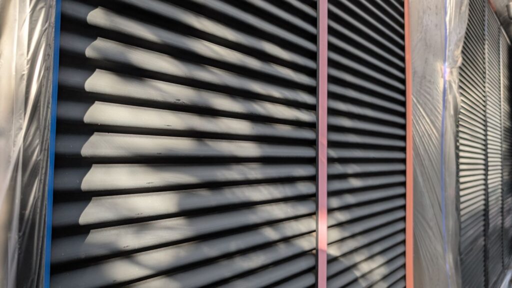 大和市I様邸　雨戸吹き付け