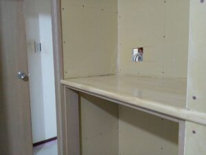 綾瀬市S様邸|室内カウンターのニス塗装